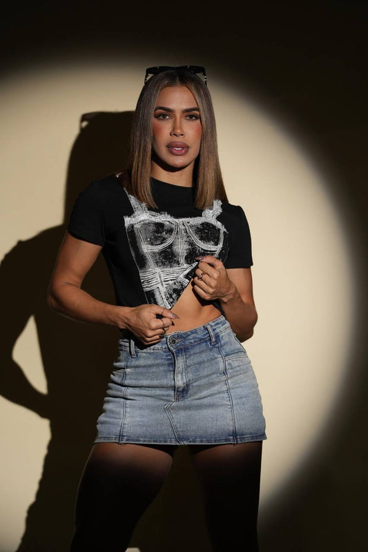 Women’s Crop Top – Modern Graphic Design